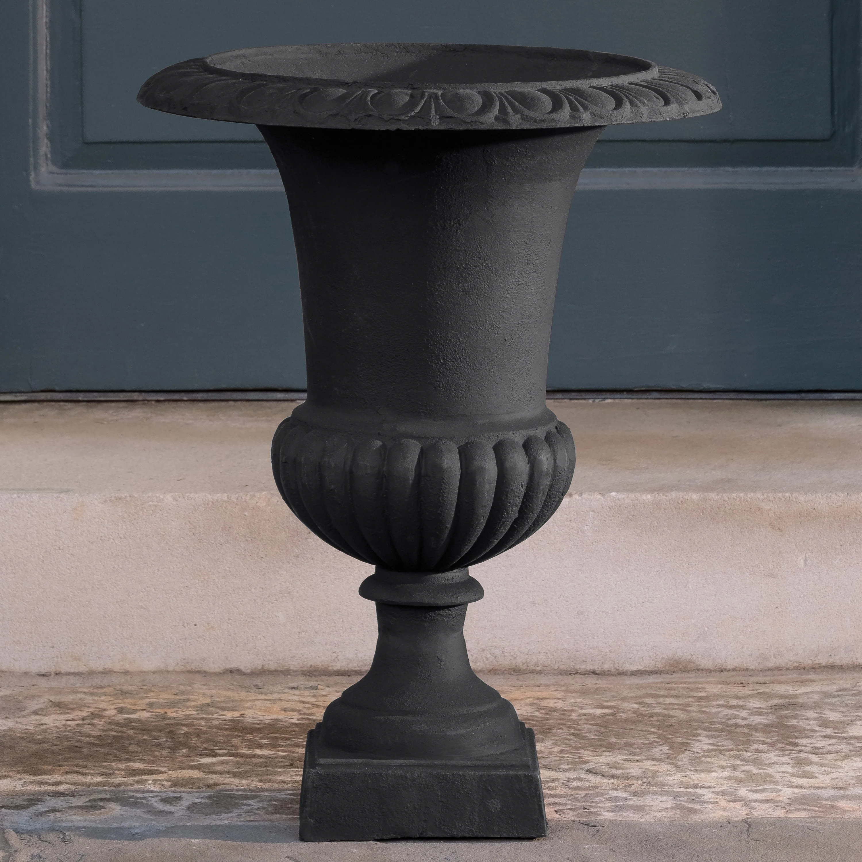 Glasgow Urn || Matte Black
